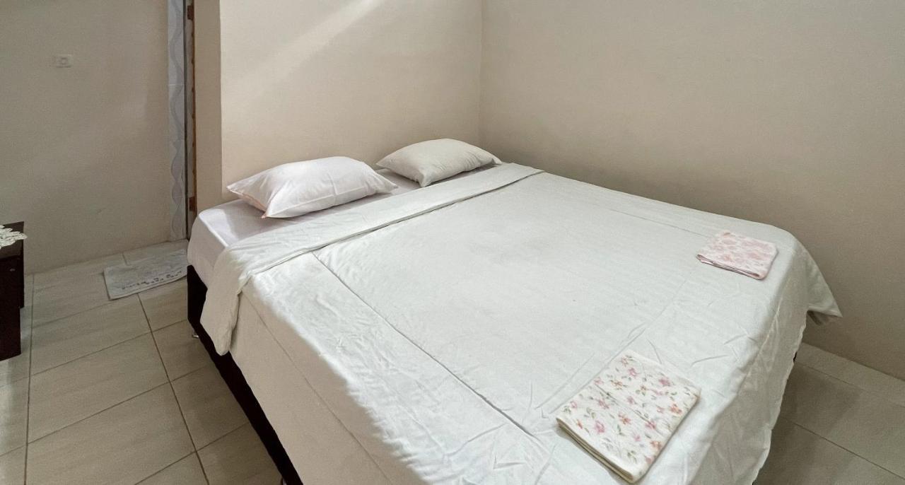 Valencia Homestay Redpartner Parapat Exteriér fotografie