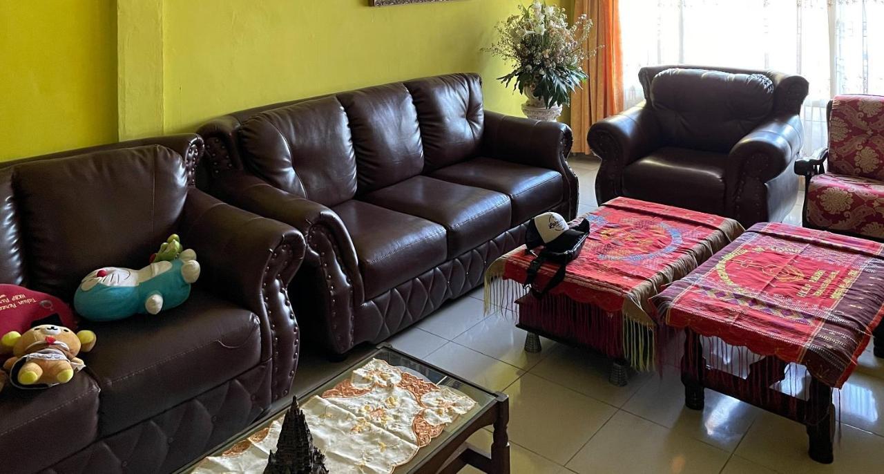 Valencia Homestay Redpartner Parapat Exteriér fotografie